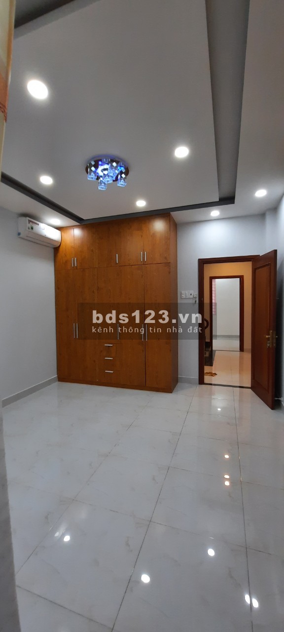 Bán nhà trệt 2 lầu đường 5 Linh Xuân Thủ Đức, Lh: 0909428959