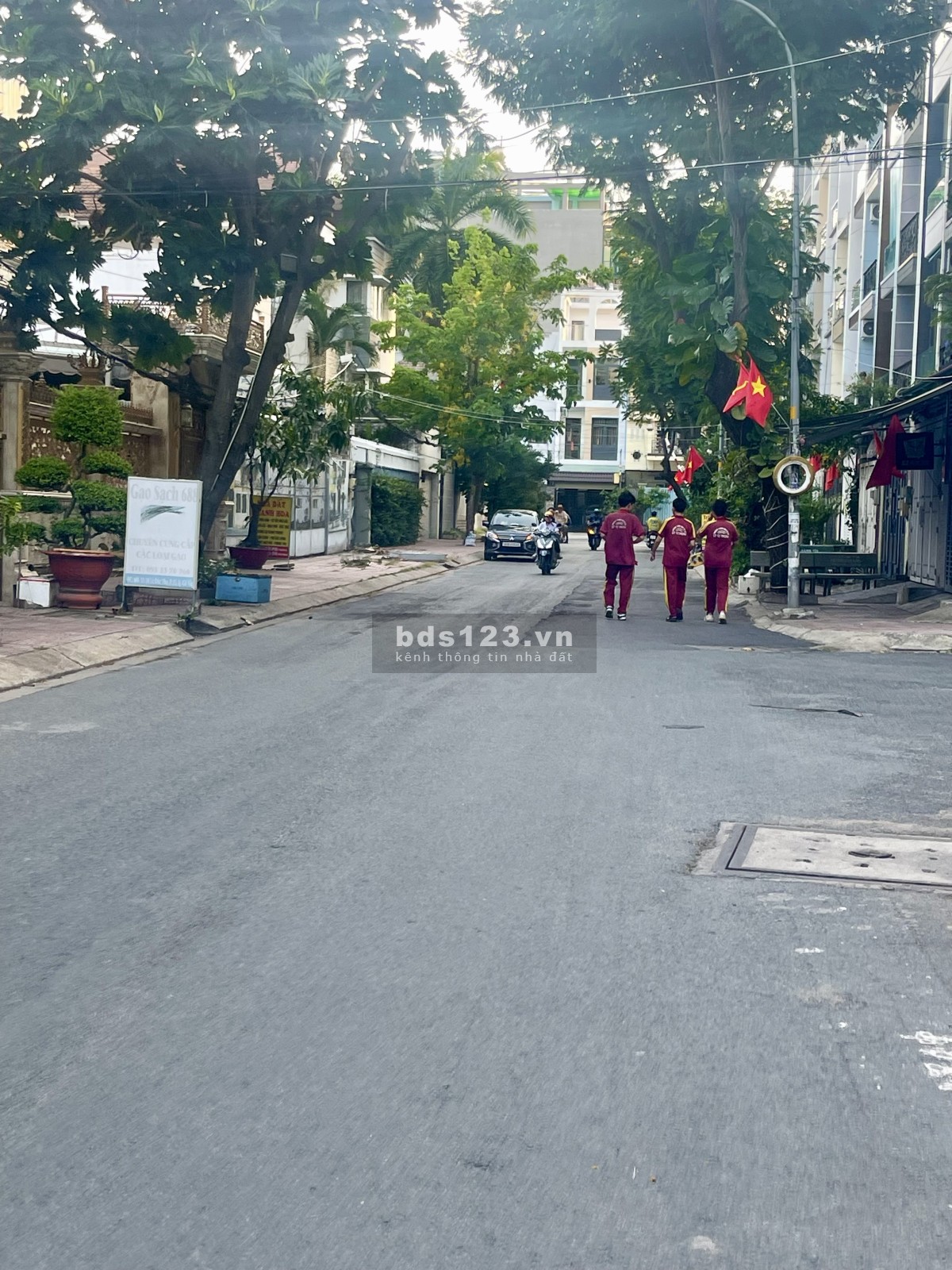 Bán nhanh lô đất cập sát bến xe Quận 8, 100m2, giá 1tỷ050. Liên hệ: 0367333721 (E Trường)