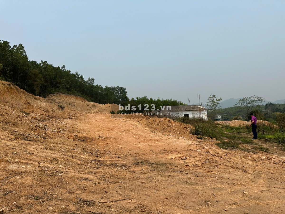 Chính chủ đất tỉnh Thái Nguyên. Diện tích : 400m2. Giá 1,350 tỏi. Zá Lồ: 0369557567