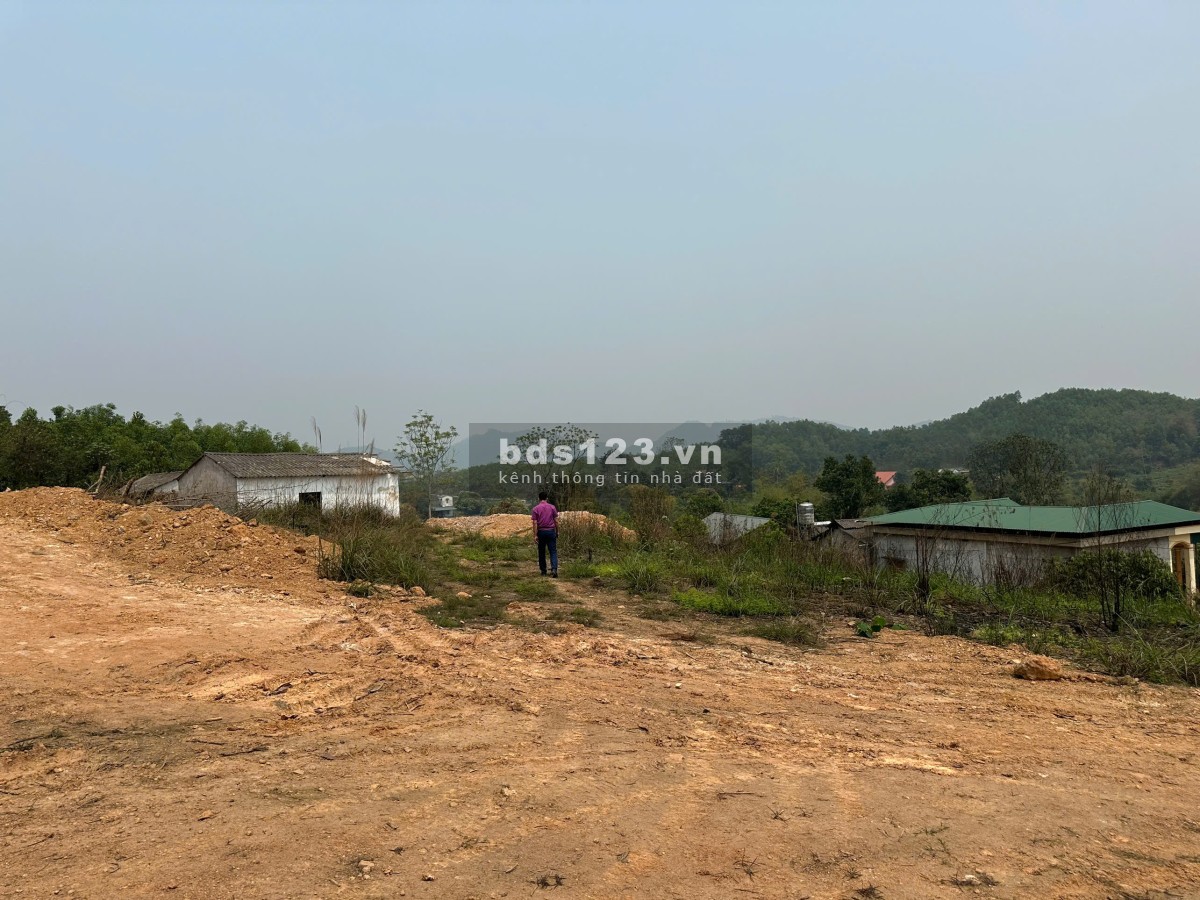 Chính chủ đất tỉnh Thái Nguyên. Diện tích : 400m2. Giá 1,350 tỏi. Zá Lồ: 0369557567