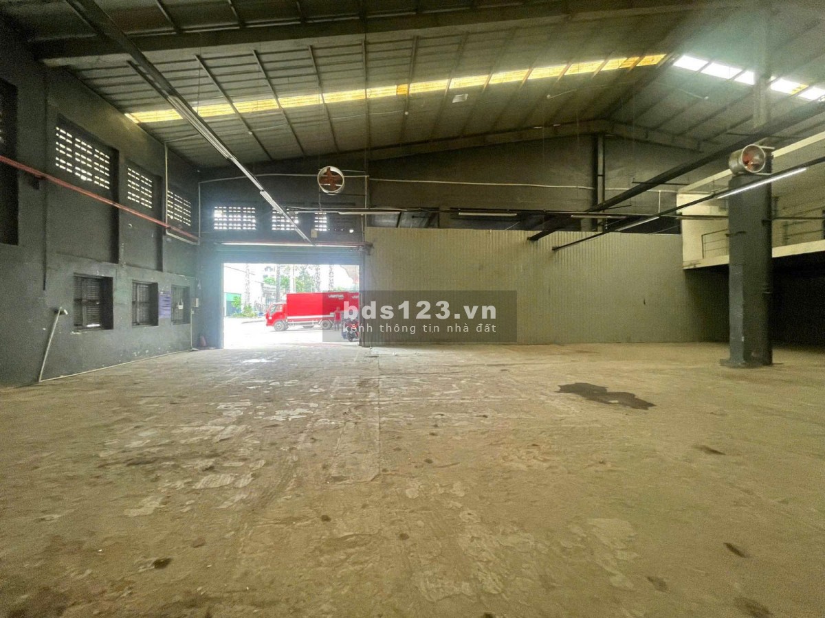 Cho thuê kho 1000m2 Phạm Văn Đồng, Linh Tây, Quận Thủ Đức