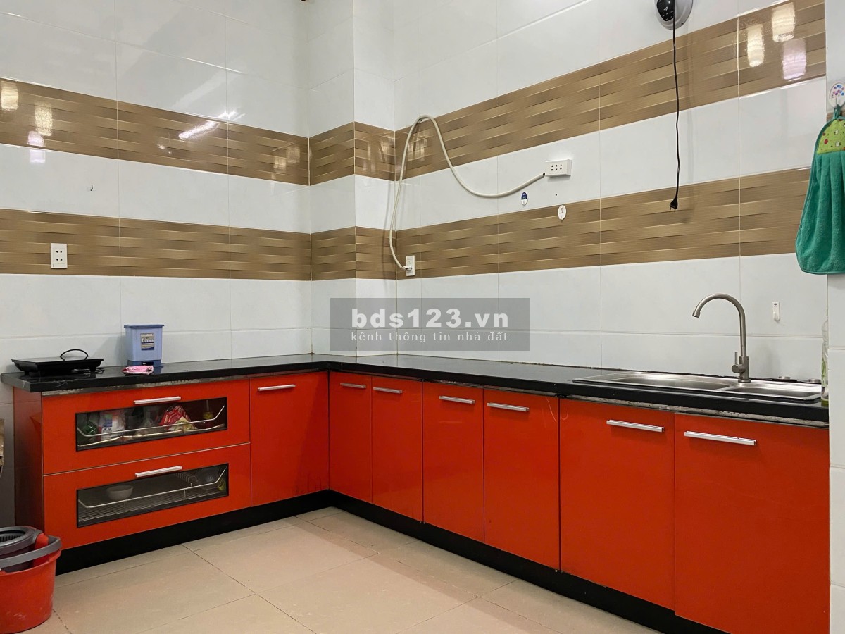 Bán nhà Quận 11 (HXH đường Hòa Bình); 4x18m; 2 lầu; an ninh, không ngập; sổ hồng; 7,8 tỷ
