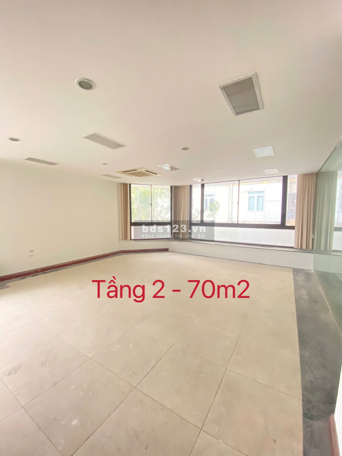 Chính chủ cho thuê nhà 3 tầng x 100m2 tại Cầu Giấy, Hà Nội, phù hợp làm văn phòng