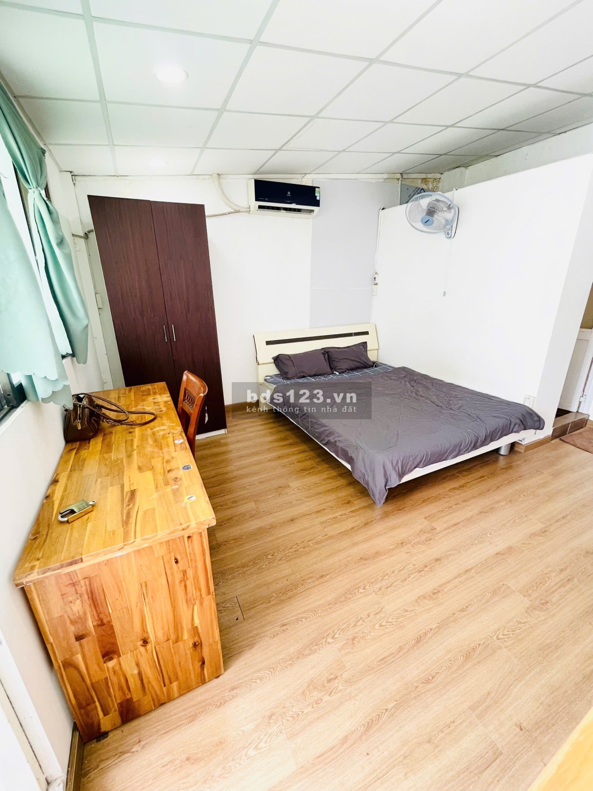 CHDV đường Giải Phóng Tân Bình có ban công tách bếp chỉ 4 triệu 300k.