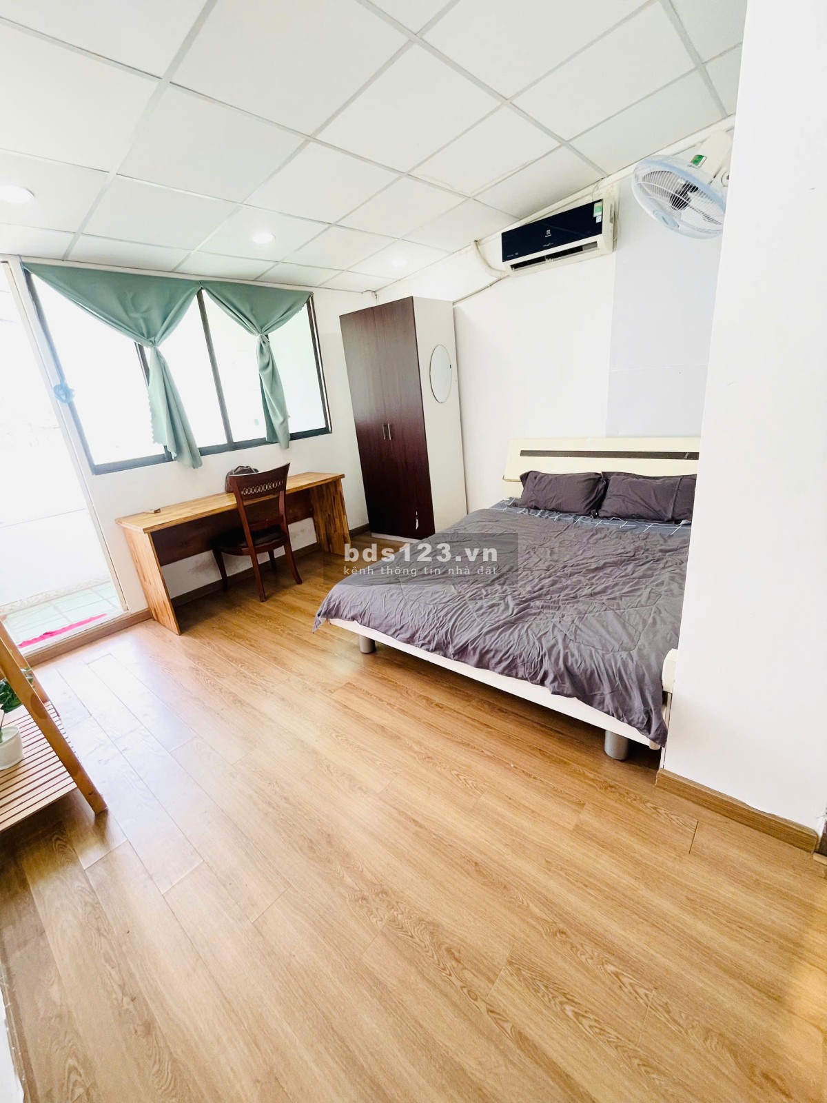 CHDV đường Giải Phóng Tân Bình có ban công tách bếp chỉ 4 triệu 300k.