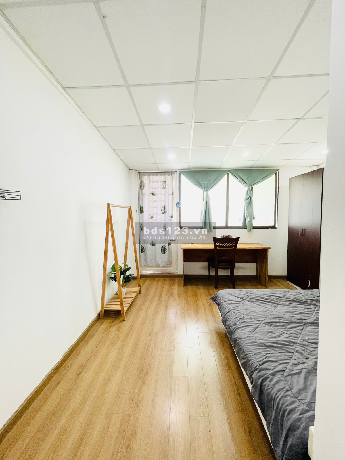 CHDV đường Giải Phóng Tân Bình có ban công tách bếp chỉ 4 triệu 300k.