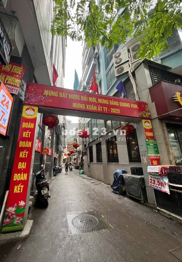Cần bán nhà Phố Cầu Giấy, 40m2, 5 tầng dân xây kiên cố, ô tô đỗ cổng, giá 9.5 tỷ