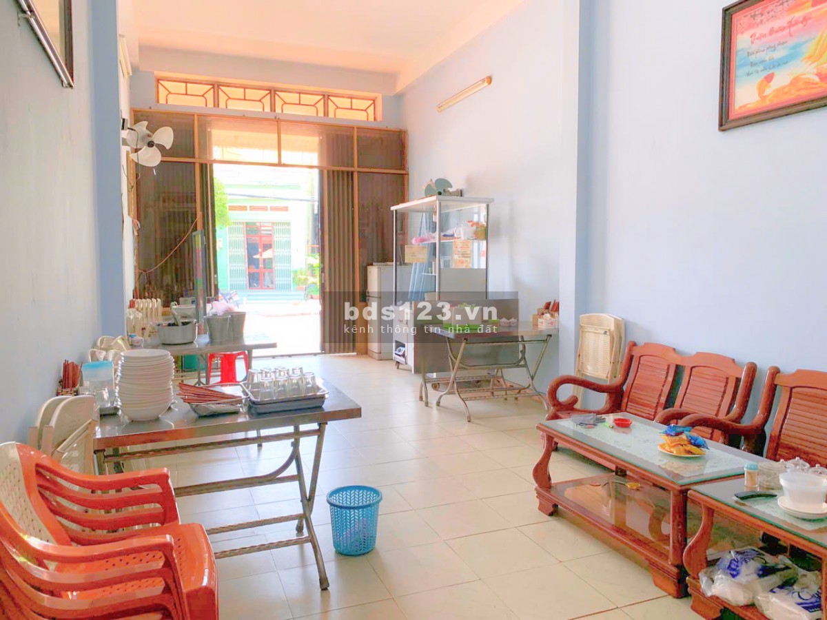 Bán nhà mặt phố tại Đường Phan Chu Trinh, Quyết Thắng, KonTum, 5.4 tỷ, 133m2
