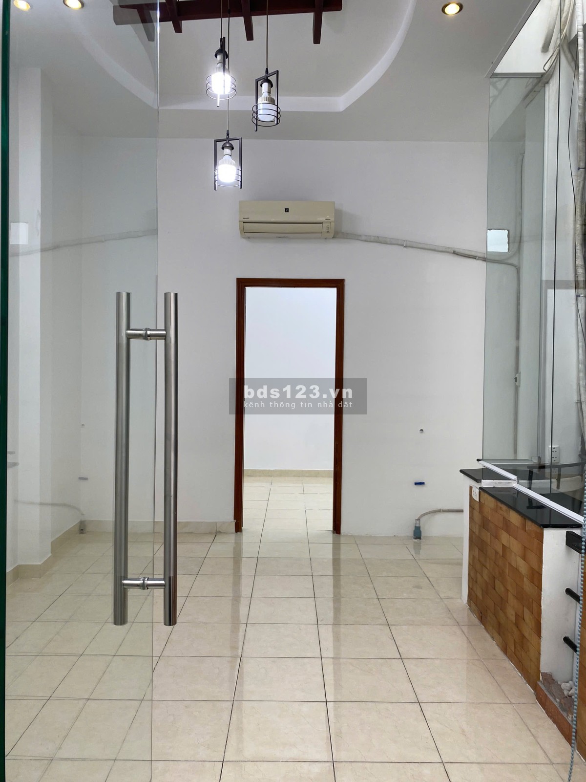 Bán nhà Quận 11 (HXH đường Hòa Bình); 4x18m; 2 lầu; an ninh, không ngập; sổ hồng; 7,8 tỷ