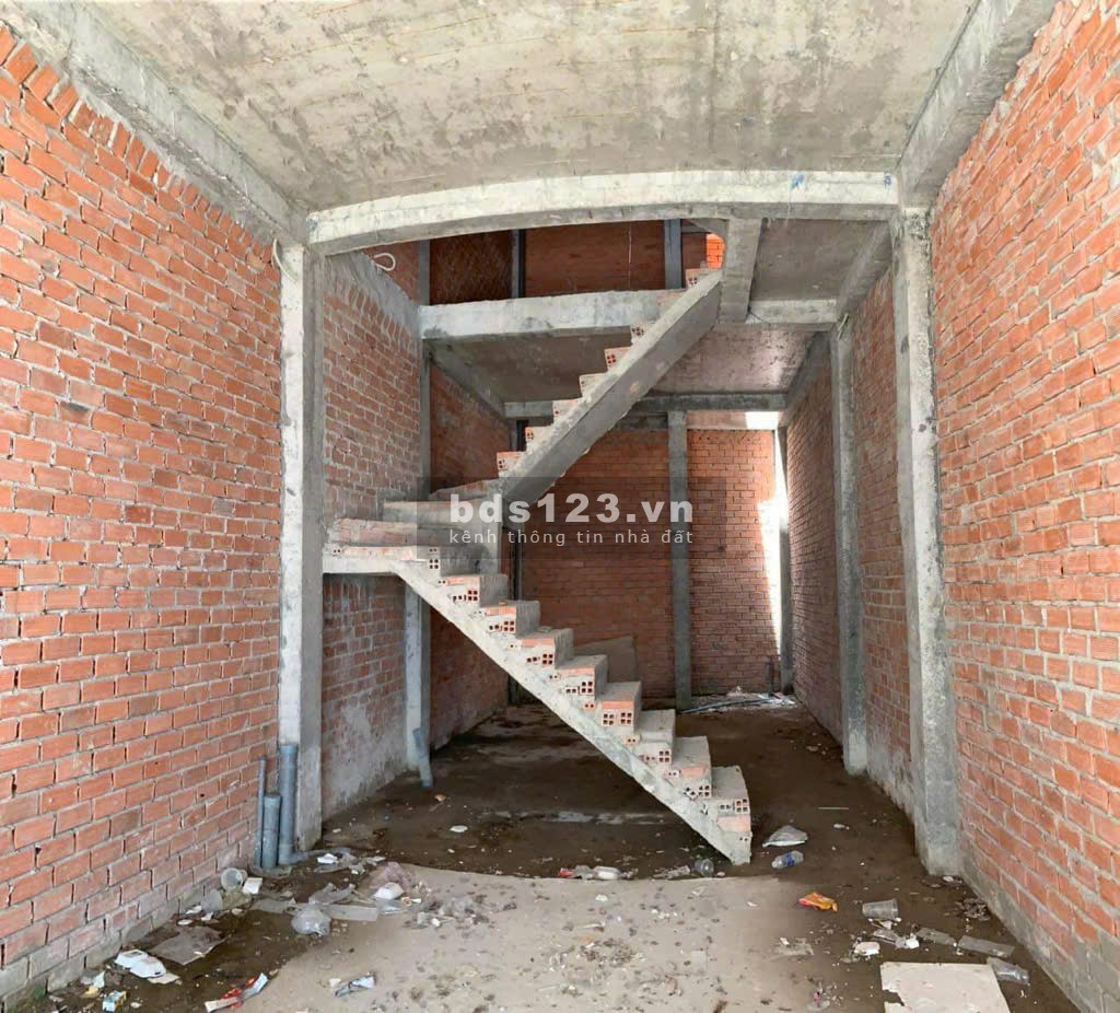Chỉ nhỉnh 4t.ỷ - 53m2 – Gần Tô Ngọc Vân – Thạnh Xuân Q12 – 4 phòng ngủ