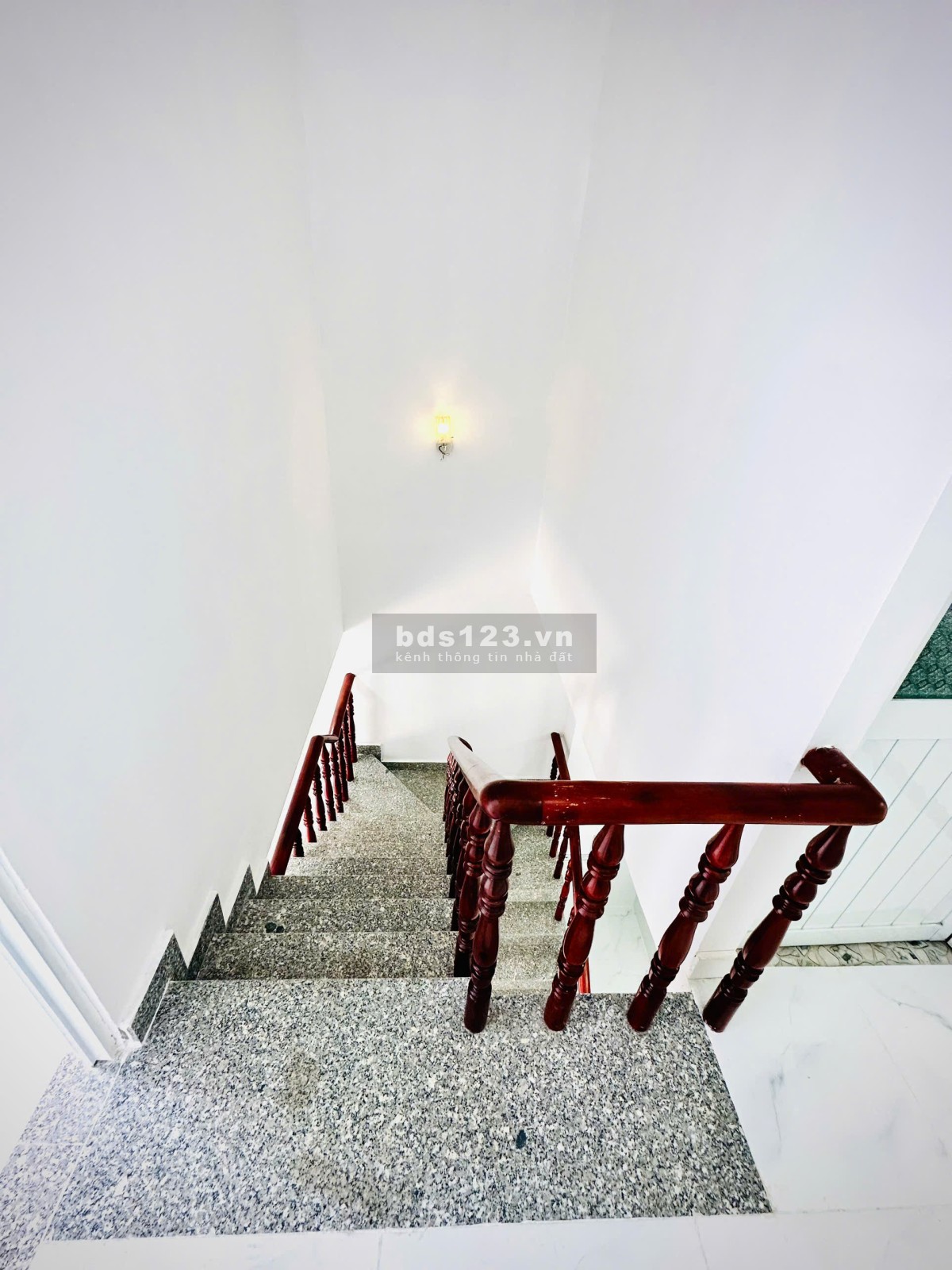 Kẹt tiền nên cần bán gấp căn nhà mới xây xong, nằm sát chợ Mỹ Hạnh Nam - Giá bán lỗ 825 triệu