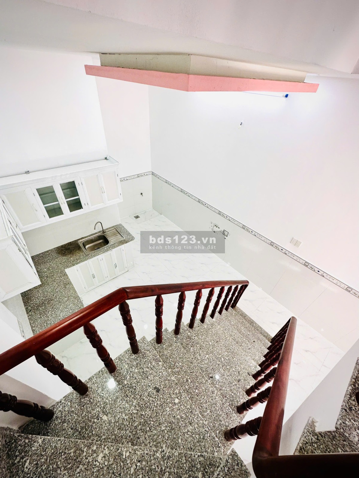 Kẹt tiền nên cần bán gấp căn nhà mới xây xong, nằm sát chợ Mỹ Hạnh Nam - Giá bán lỗ 825 triệu