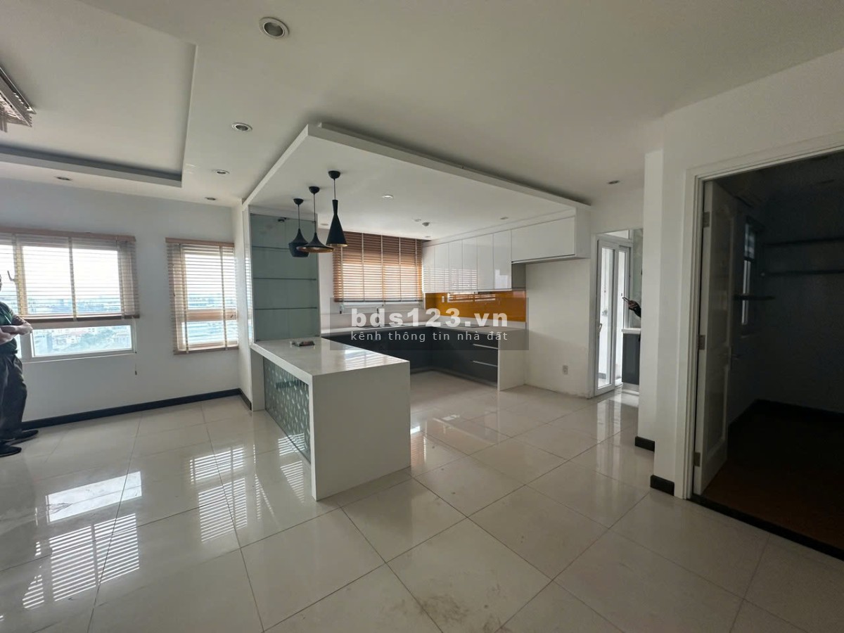 Bán căn hộ Penthouse Cộng Hòa Plaza, 4Pn3Wc 150m2 Nội Thất Y Hình 7.9 Tỷ Sổ Hồng Tel 0942811343