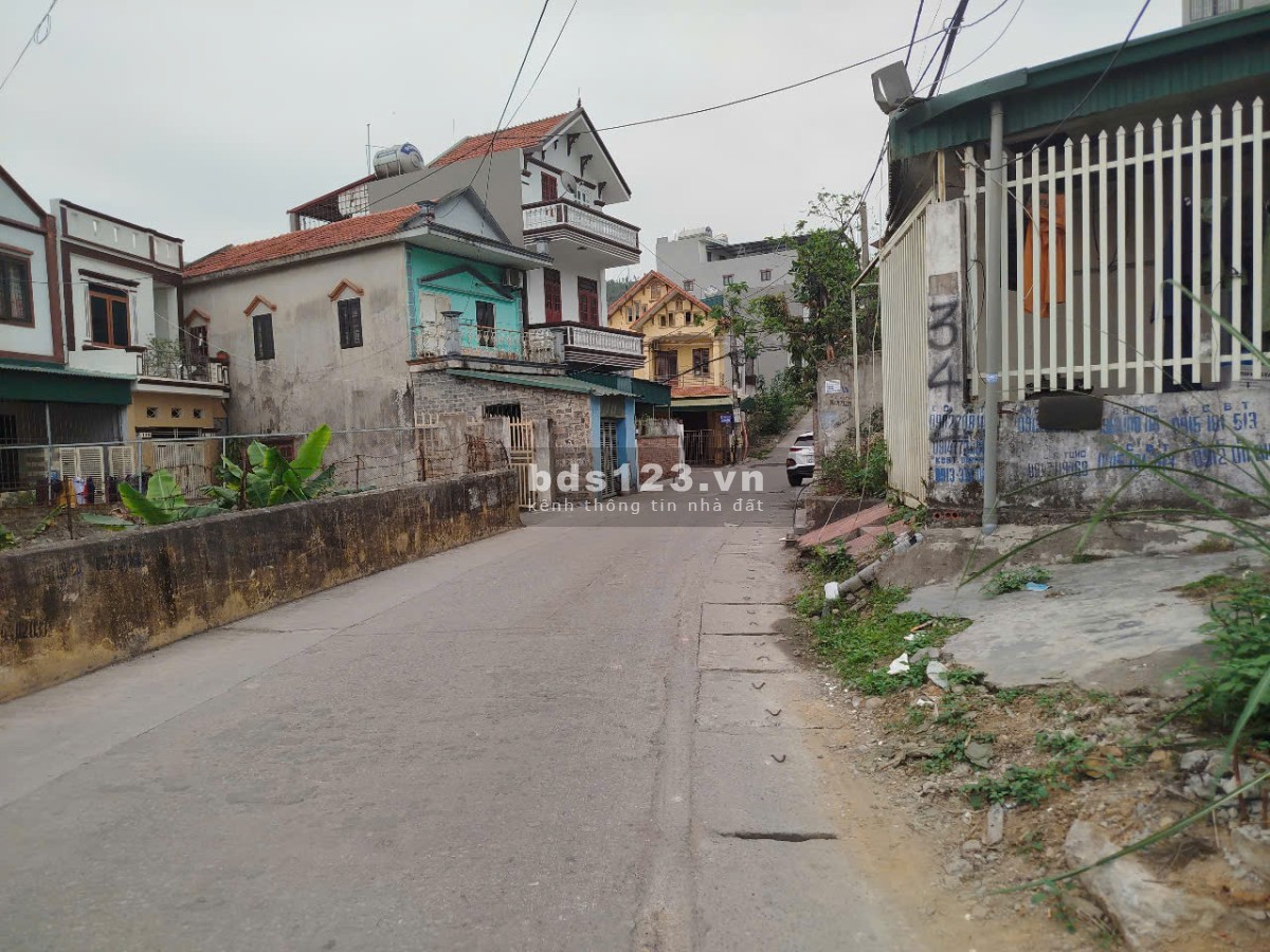 Chỉ hơn 4 tỷ – Có ngay mảnh đất đẹp như mơ giữa lòng Bãi Cháy, ô tô đỗ cửa, dân cư sầm uất!