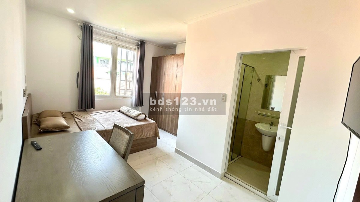 Chung cư Khải Hoàn, Lạc Long Quân, p5, Q11: 95m2, 2p ngủ, NT, 13tr/th