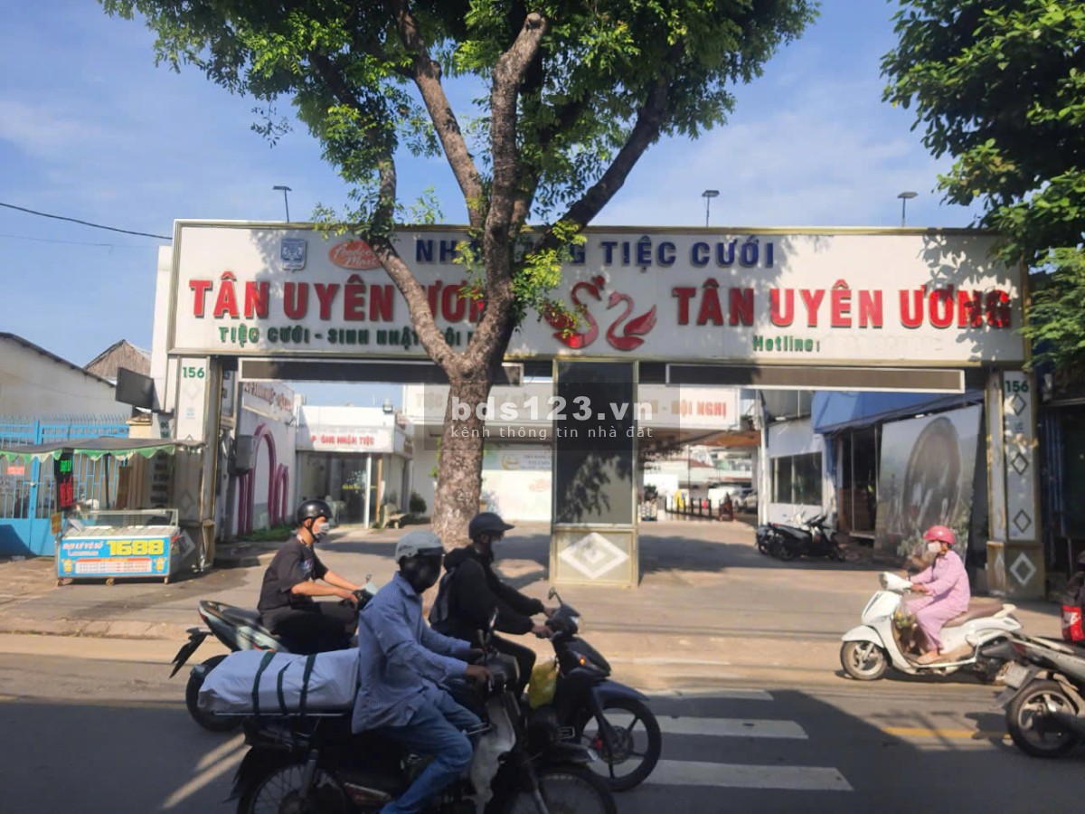 Mặt bằng siêu rộng ngay Nguyễn Văn Quá kinh doanh đa ngành nghề