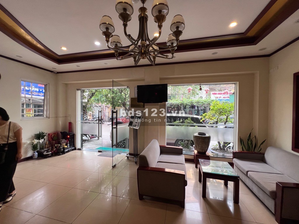 Bán Gấp Nhà Ngõ 4 Phương Mai, Mặt Tiền 8m, 10 Tầng, 43/60m², Giá Siêu Hấp Dẫn 23,5 Tỷ