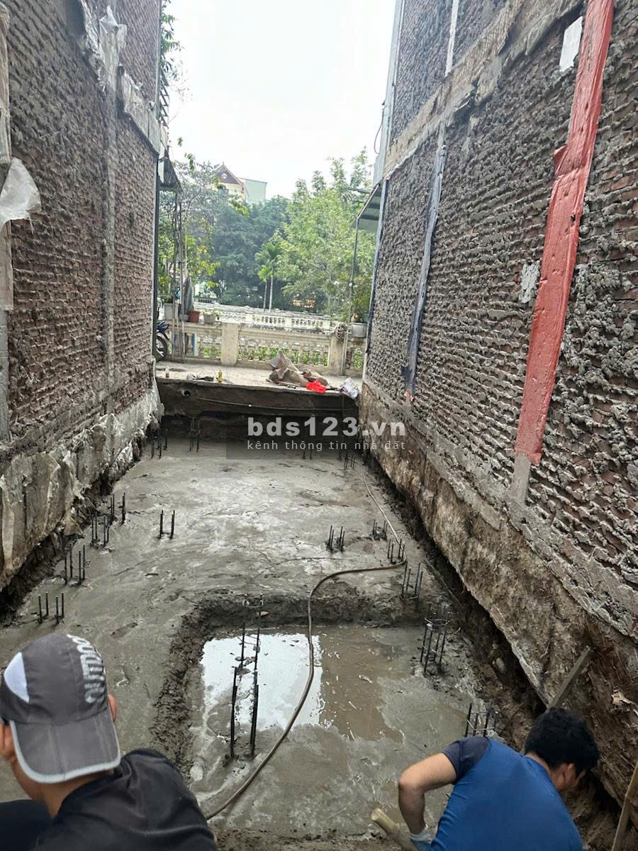 Phố Quang Tiến 6 Tầng thang máy, Ô tô đỗ cửa ngày đêm
