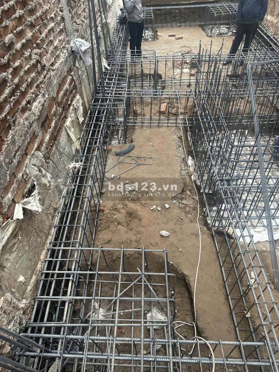 Phố Quang Tiến 6 Tầng thang máy, Ô tô đỗ cửa ngày đêm