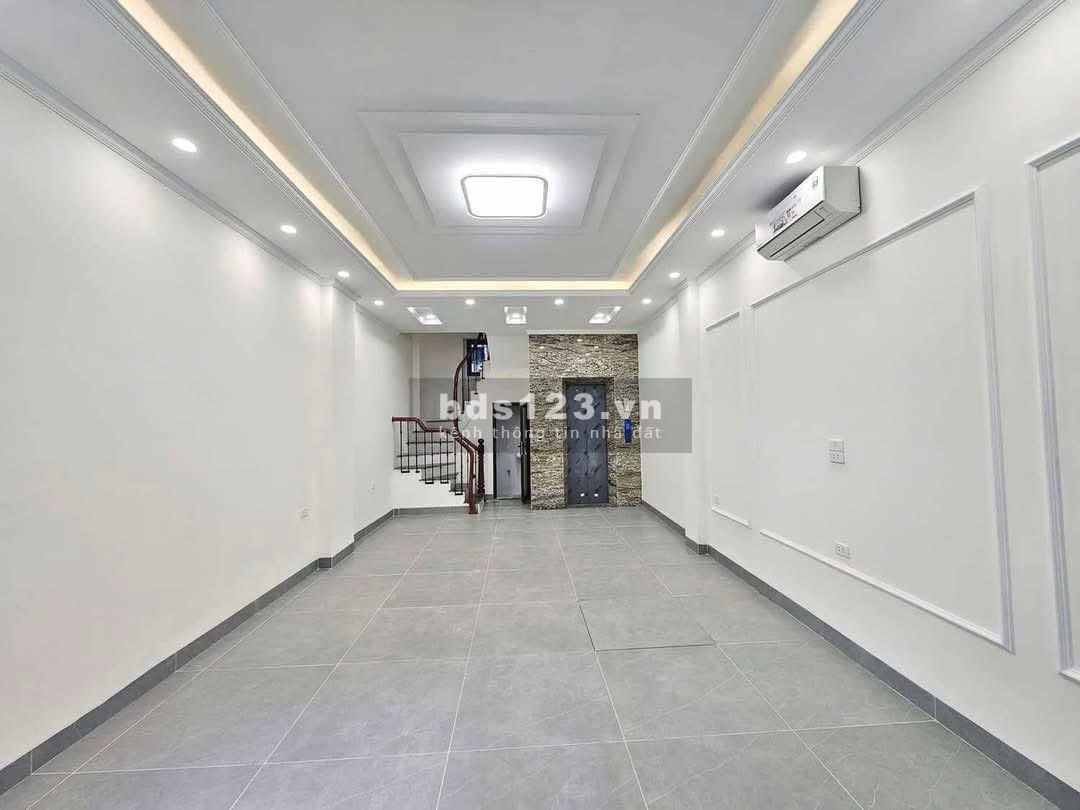 Bán Nhà phố Giang Văn Minh - Diện tích 36m2x6T - Thang Máy - Lô Góc - Mặt Ngõ Thông - Cách phố 30m