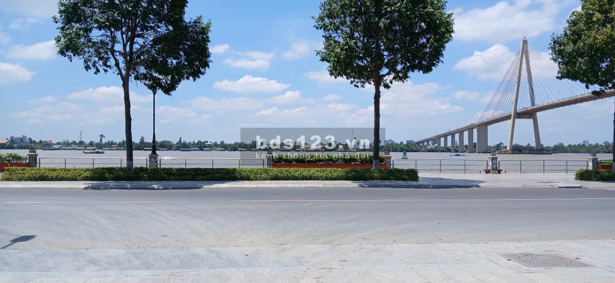 Bán ĐẤT TẶNG NHÀ MẶT TIỀN P6. Đường Hải Lợi Nguyên, Nối Lê Thị Hồng Gấm ra Bờ kè Mỹ Tho