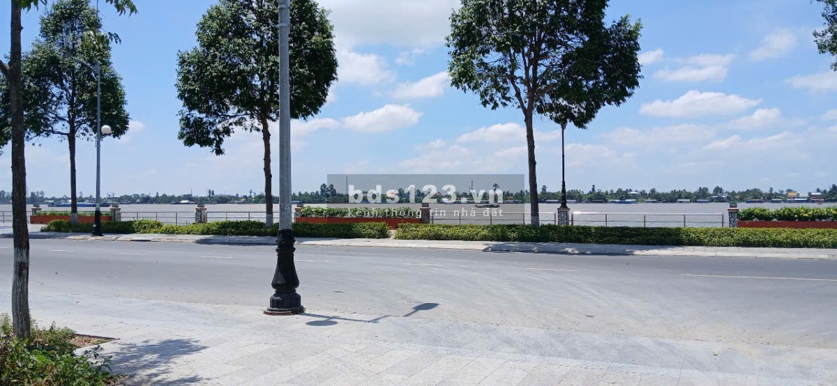 Bán ĐẤT TẶNG NHÀ MẶT TIỀN P6. Đường Hải Lợi Nguyên, Nối Lê Thị Hồng Gấm ra Bờ kè Mỹ Tho