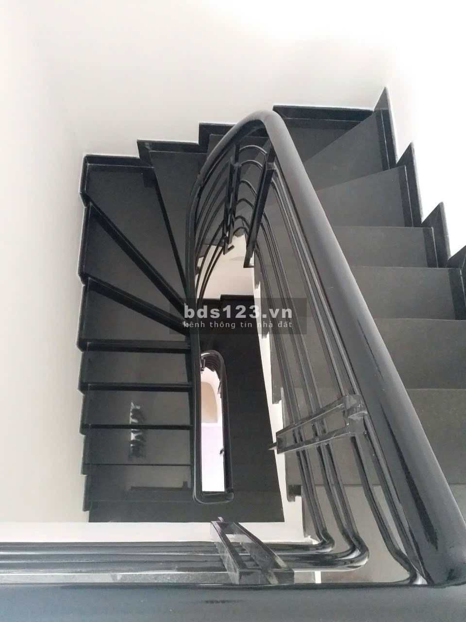 Bán nhà Bình Tân (HXH 6m đường Lê Văn Quới); 4x10.5m; 2 lầu; Sổ hồng hoàn công; 5.5 tỷ