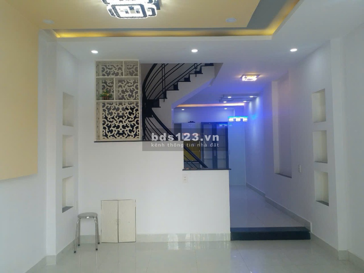 Bán nhà Bình Tân (HXH 6m đường Lê Văn Quới); 4x10.5m; 2 lầu; Sổ hồng hoàn công; 5.5 tỷ