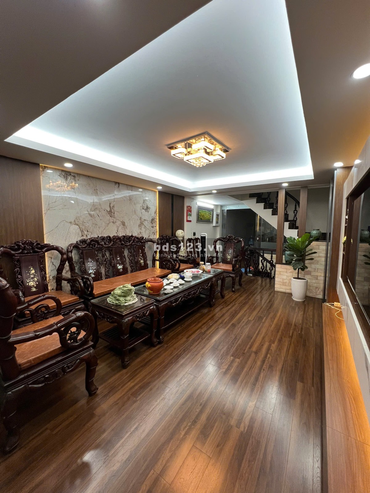 Bán nhà mặt phố Nguyễn Tư Giản - 70m² x 5 tầng + tum - Nhà đẹp, full nội thất - Sổ đỏ chính chủ