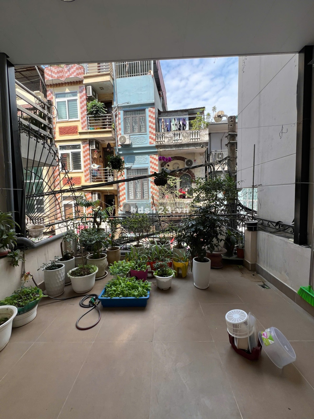 Bán nhà mặt phố Nguyễn Tư Giản - 70m² x 5 tầng + tum - Nhà đẹp, full nội thất - Sổ đỏ chính chủ