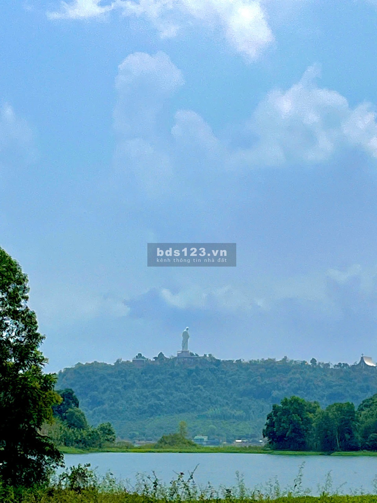 Đất vườn phủ hồng ONT giáp hồ Trị An - View hồ - View Đức Mẹ Núi Cúi - Đường đi oto vào tận đất