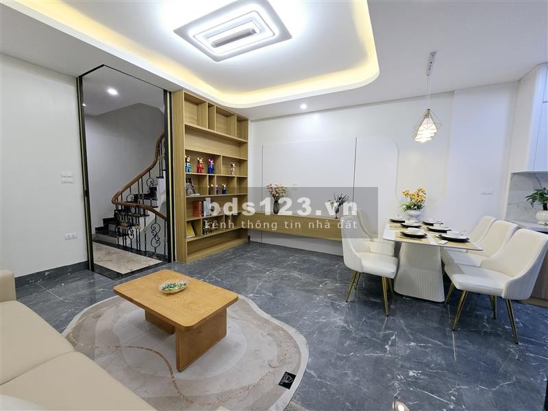 Siêu phẩm Ngô Gia Tự – 6 tầng thang máy – Ngõ ô tô – Kinh doanh đỉnh – Chỉ 9.8 tỷ