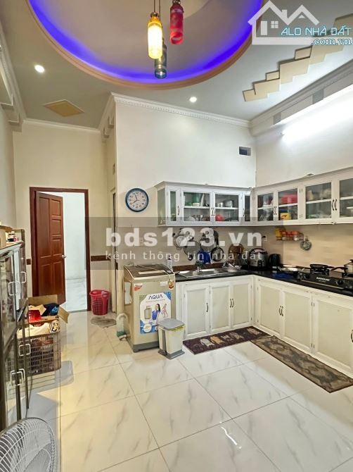 Bán Nhà ở mặt tiền đường DT743C,TP. Dĩ An - Bình Dương, ngay ngã tư 550 - Gía 1tỷ6/căn - 2PN