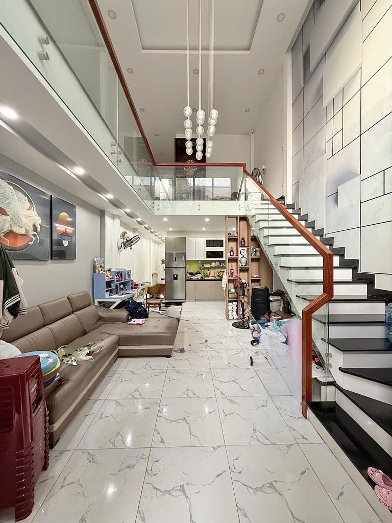 Nhà hiếm Lê Trọng Tấn – Nhà mới keng, khách xem là mê