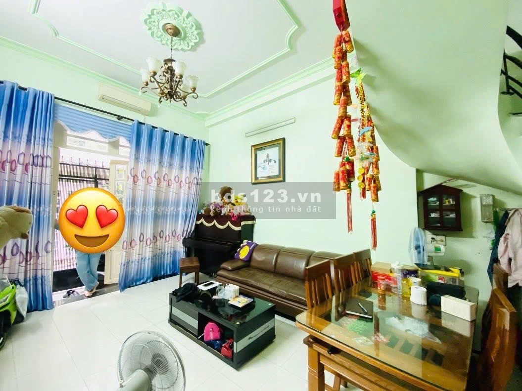 Nhà siêu phẩm rẻ, đẹp Bình Tân – Xe hơi thông – Giáp ranh Tân Phú