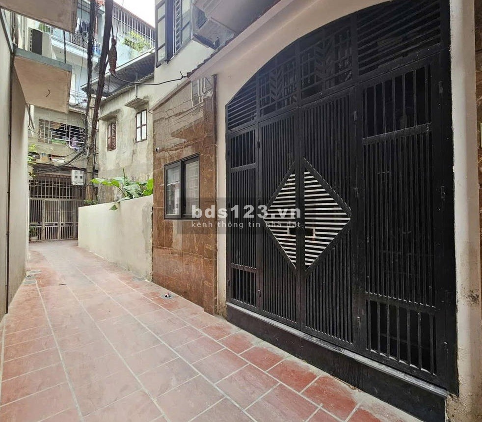 Cần Bán nhà Xuân Thủy – 5 tầng, Mặt tiền 5.8 m, giá nhỉnh 9 tỷ