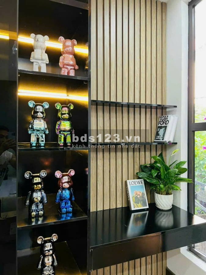 Cần Bán nhà Xuân Thủy – 5 tầng, Mặt tiền 5.8 m, giá nhỉnh 9 tỷ
