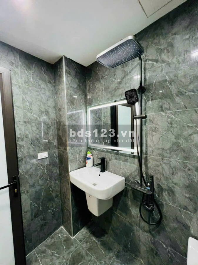 Cần Bán nhà Xuân Thủy – 5 tầng, Mặt tiền 5.8 m, giá nhỉnh 9 tỷ