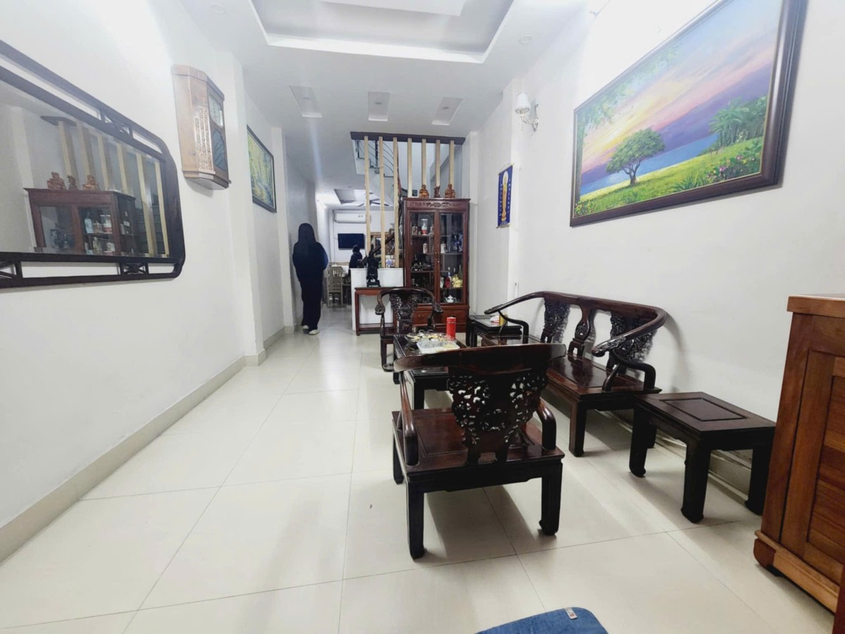 Bán nhà Phố Giảng Võ, Ngõ Rộng Thoáng, Nhà Đẹp Ở Ngay, 44mx5T, Giá: 8.7 Tỷ, Lh: 0396935190.
