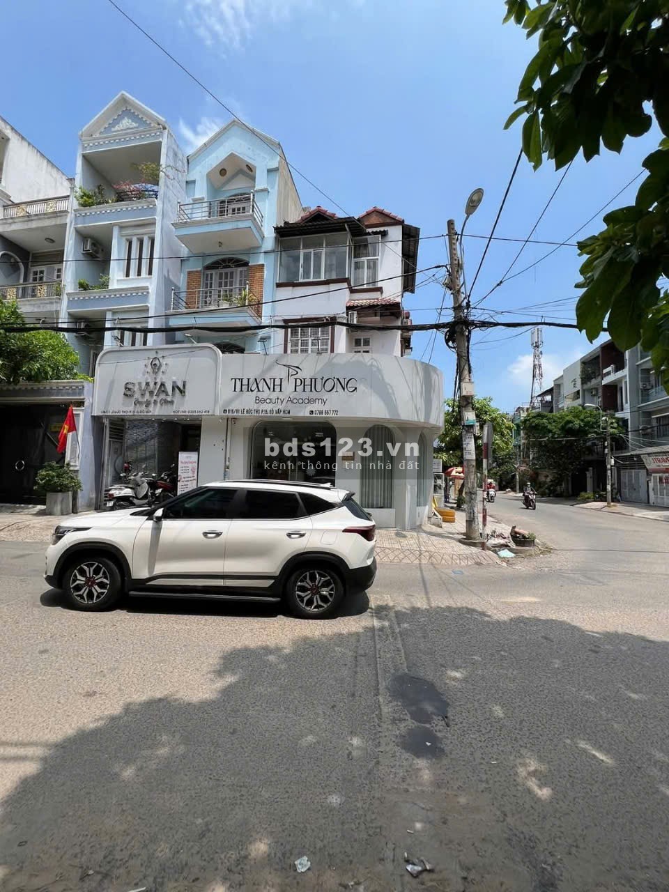 Gò Vấp, bán căn nhà mặt phố góc 2 mặt tiền trục đường Lê Đức Thọ