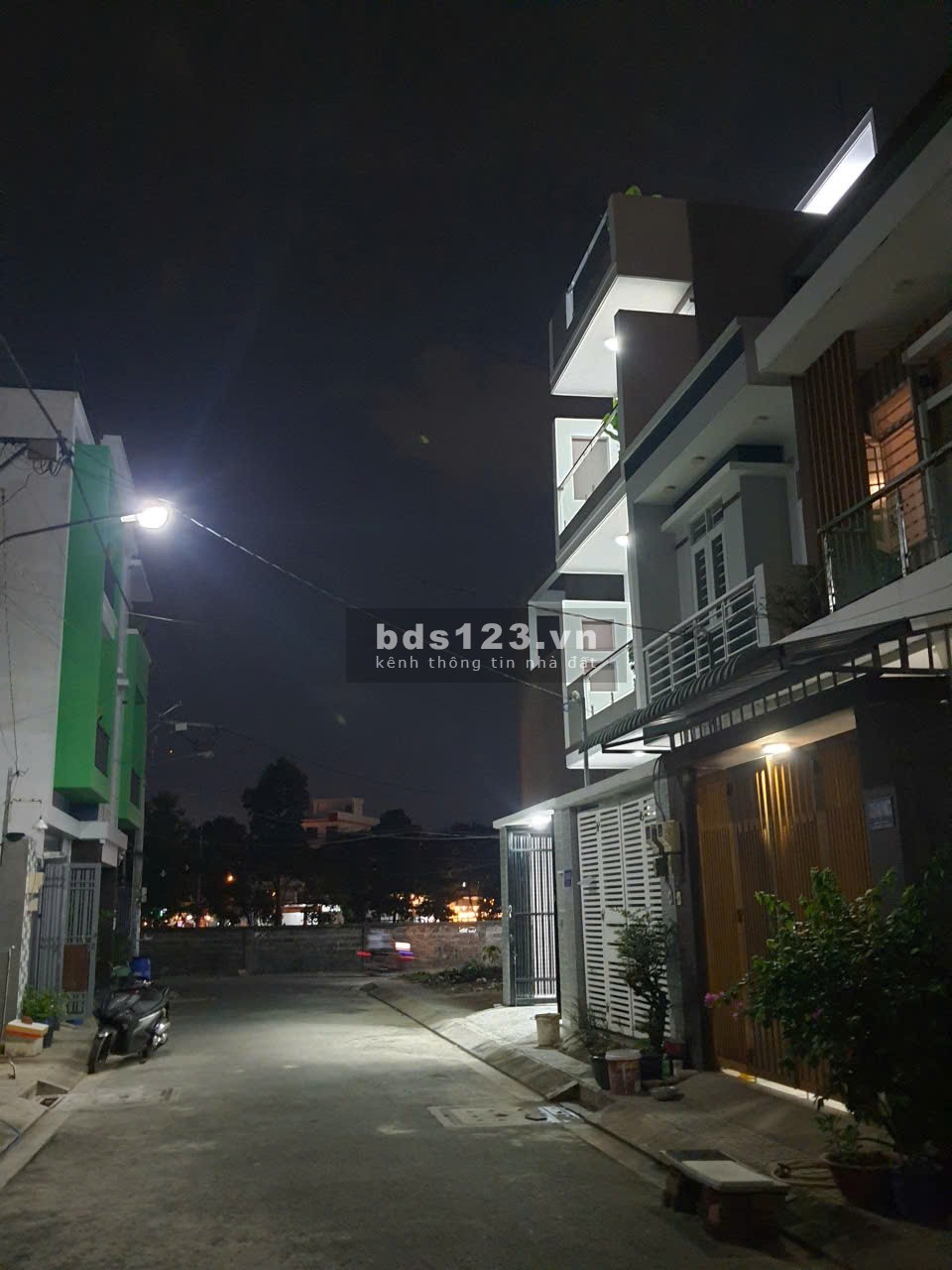 Bán nhà mới Trệt 2 lầu đường số 8 Linh Xuân Thủ Đức, LH 0909428959