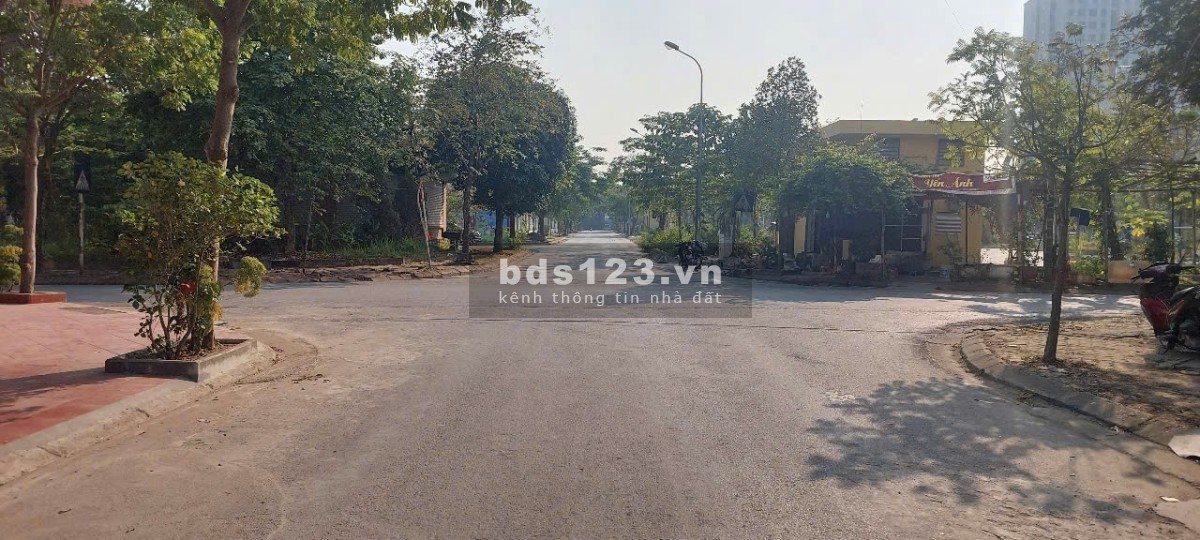 Bán đất siêu phẩm Hà Đông, có nhà C4 - Mặt tiền rộng - Giá chỉ 5 tỷ