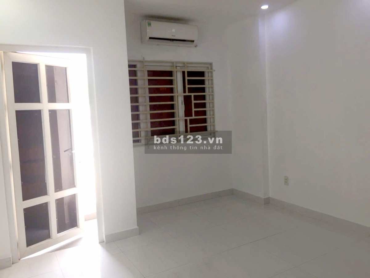 Tìm nữ ở ghép1:1 Q4 giờ tự do, 1tr75/ng, máy nóng lạnh, lan can sân thug. ko chug chủ, 0977066857