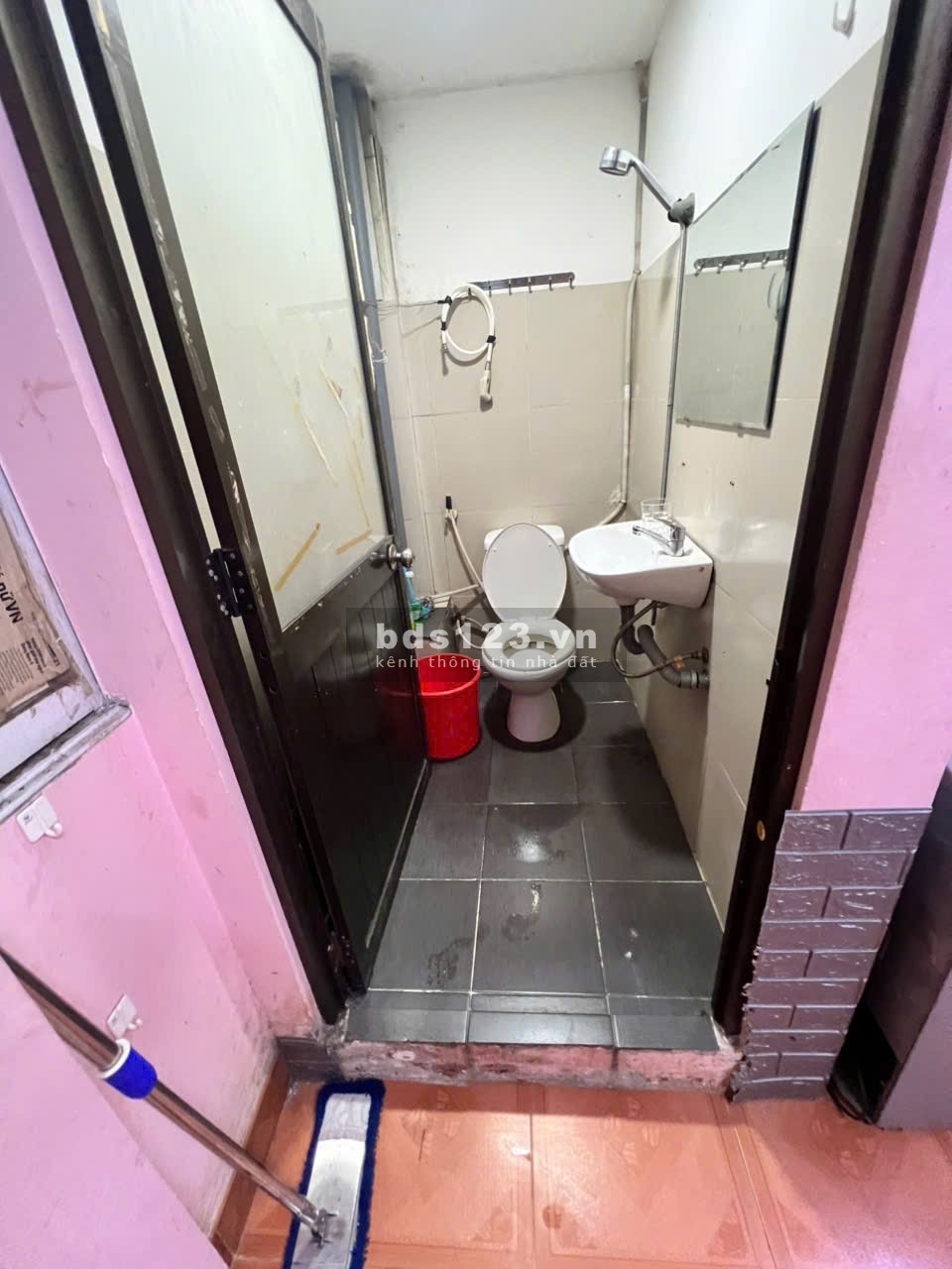 Cho thuê phòng trọ 20m2 Hồ Văn Huê, Phú Nhuận có nội thất giờ tự do 3,5tr