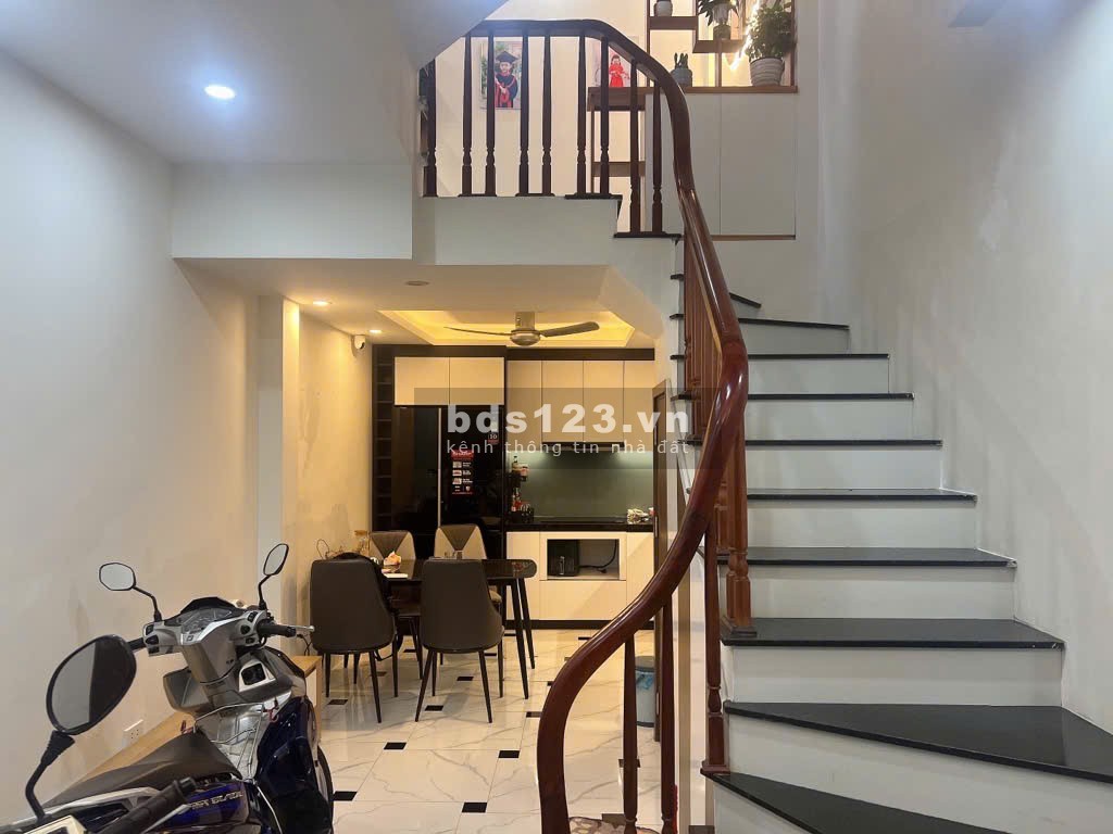 Siêu phẩm quận Hà Đông nhỉnh 5 tỷ, 5 tầng, xây cẩn thận, đủ nội thất – Giao thông thuận tiện