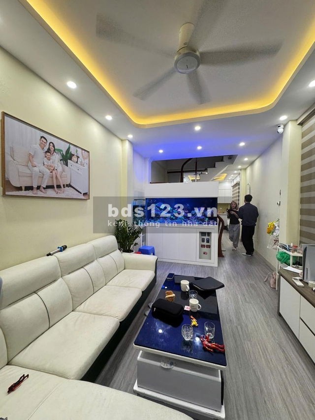 Bán nhà Định Công - 49m2 - 30m ra đường Ô tô tránh - Hiếm có trong tầm tài chính hơn 9 tỷ