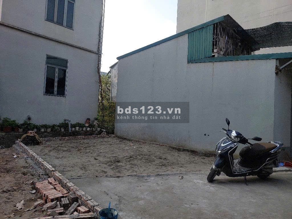 Đất đẹp – Ô tô vào tận đất – 20m ra ô tô tránh – 2 mặt thoáng – Chỉ 2.8 tỷ