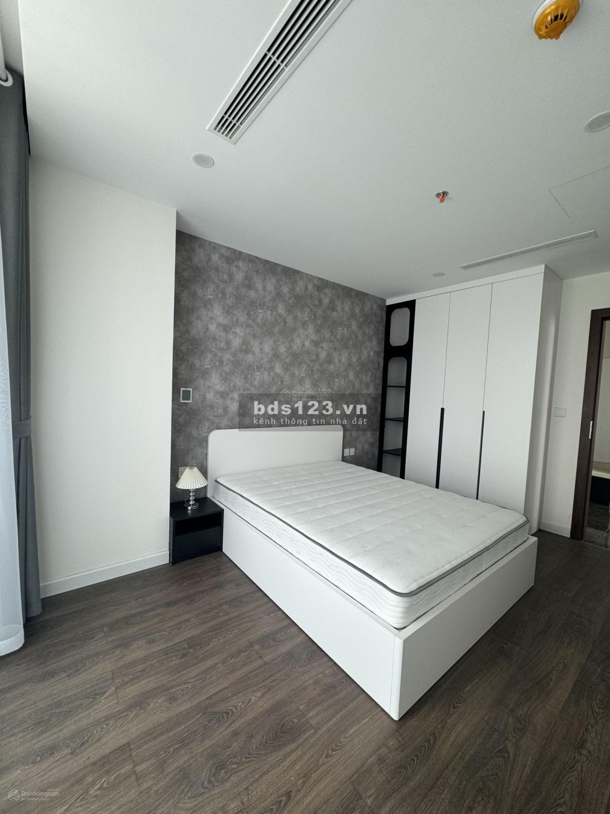 Cho thuê gấp căn hộ 3PN Ciputra Tây Hồ