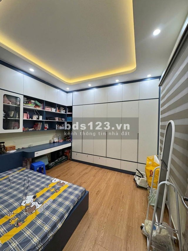 Bán nhà Định Công - 49m2 - 30m ra đường Ô tô tránh - Hiếm có trong tầm tài chính hơn 9 tỷ