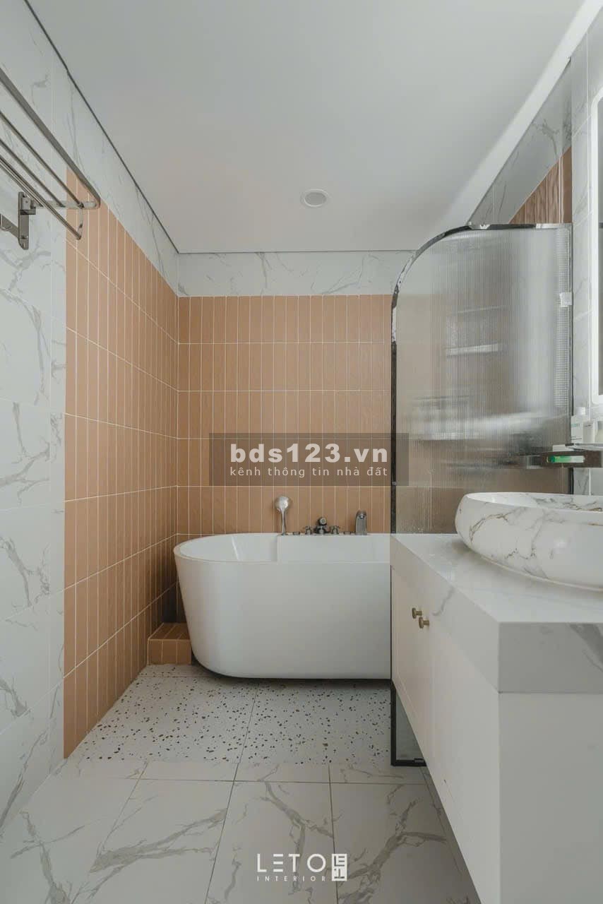 (KIM CƯƠNG) Bán chung cư The Matrix One Mễ Trì 120m 3PN NT cao cấp view công viên tầng vip 12 tỷ